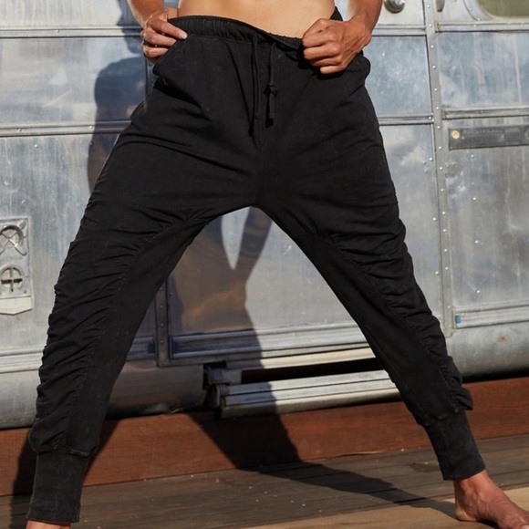 Free People Hot Shot Shirred Pants Size XS Color Black - Picture 3 of 3